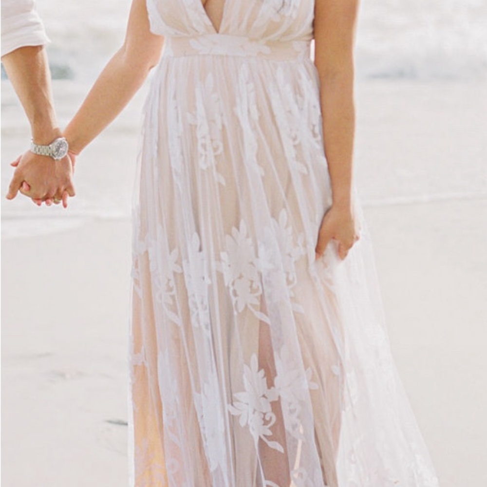 Elegant White Lace Dress